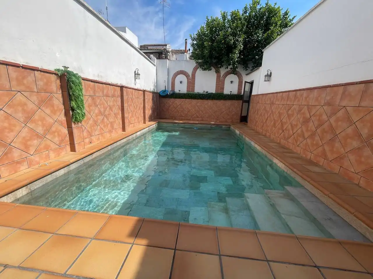 Casa amb terrassa en venda a Torredonjimeno