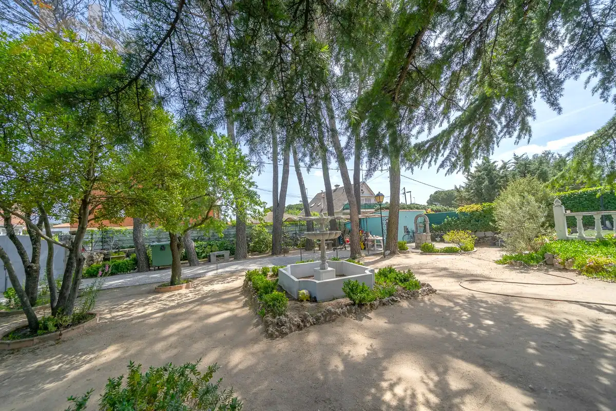 Jardí de Casa o xalet en venda en Collado Villalba amb Aire condicionat, Calefacció i Jardí privat
