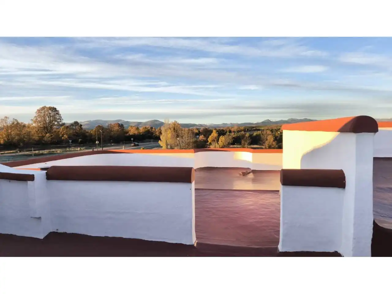 Terrassa de Casa o xalet en venda en Villaquilambre amb Calefacció, Terrassa i Alarma