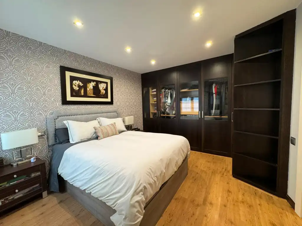 Habitación de Piso en venta en Gijón  con Calefacción, Parquet y Horno