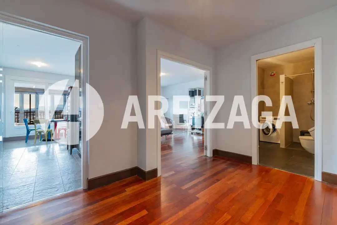 Piso en venta en Donostia - San Sebastián  con Calefacción, Terraza y Trastero
