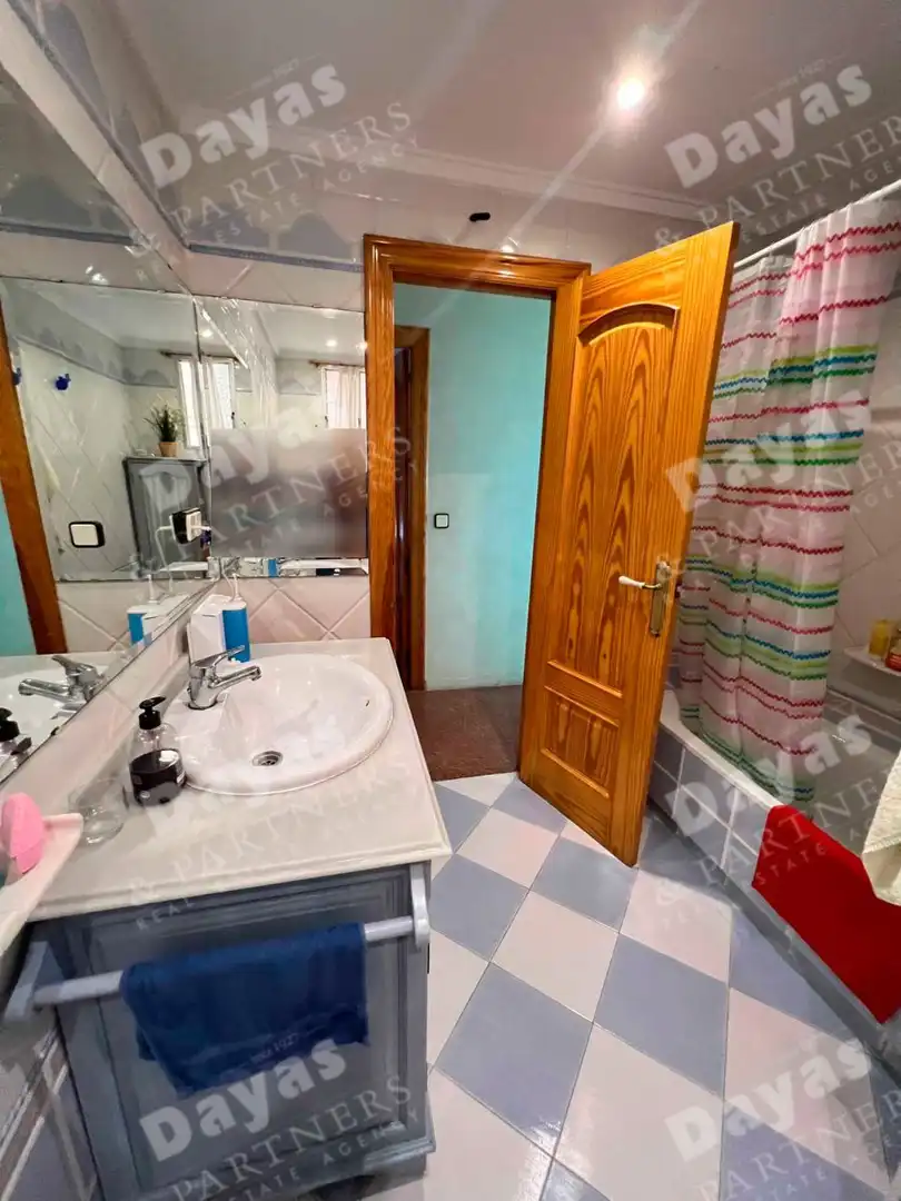 Bathroom of Flat for sale in Torrevieja  with Terrace and Furnished