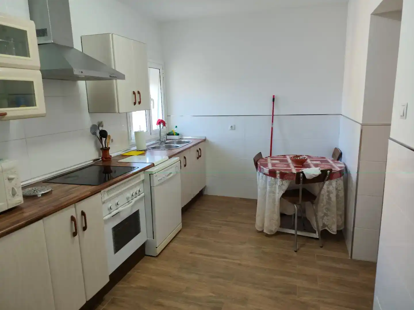 Cuina de Planta baixa en venda en Zarza-Capilla amb Aire condicionat, Traster i Moblat