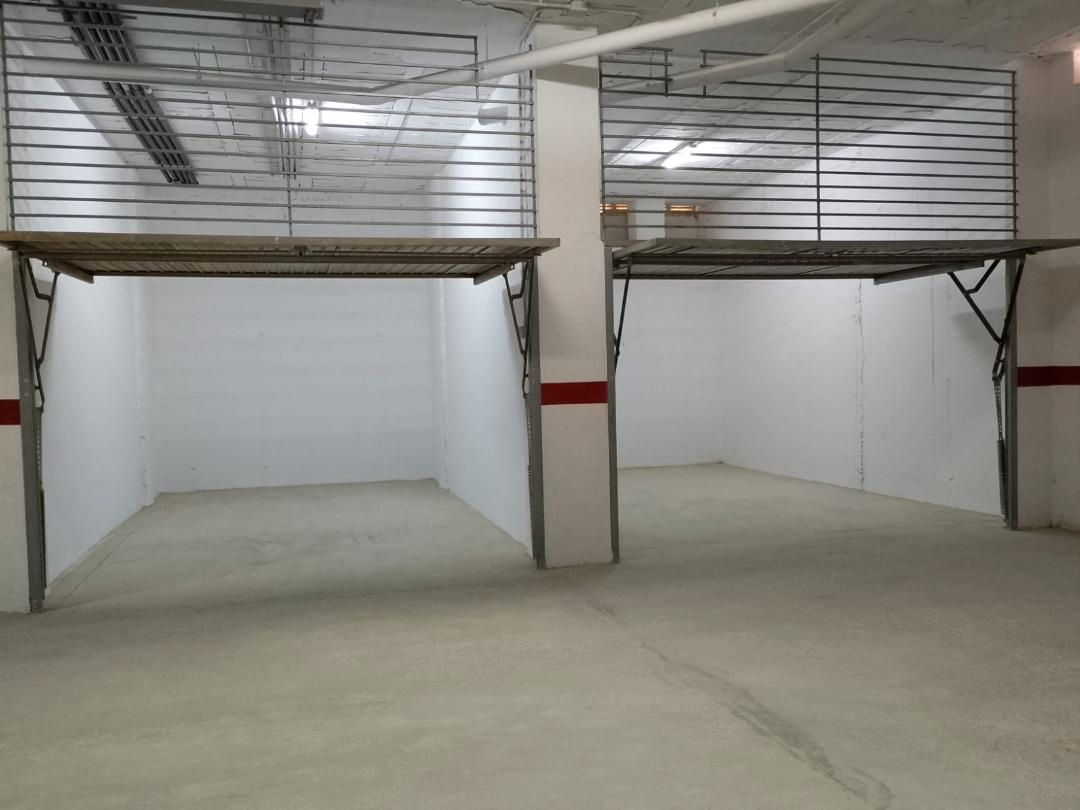Parking of Box room to rent in La Unión