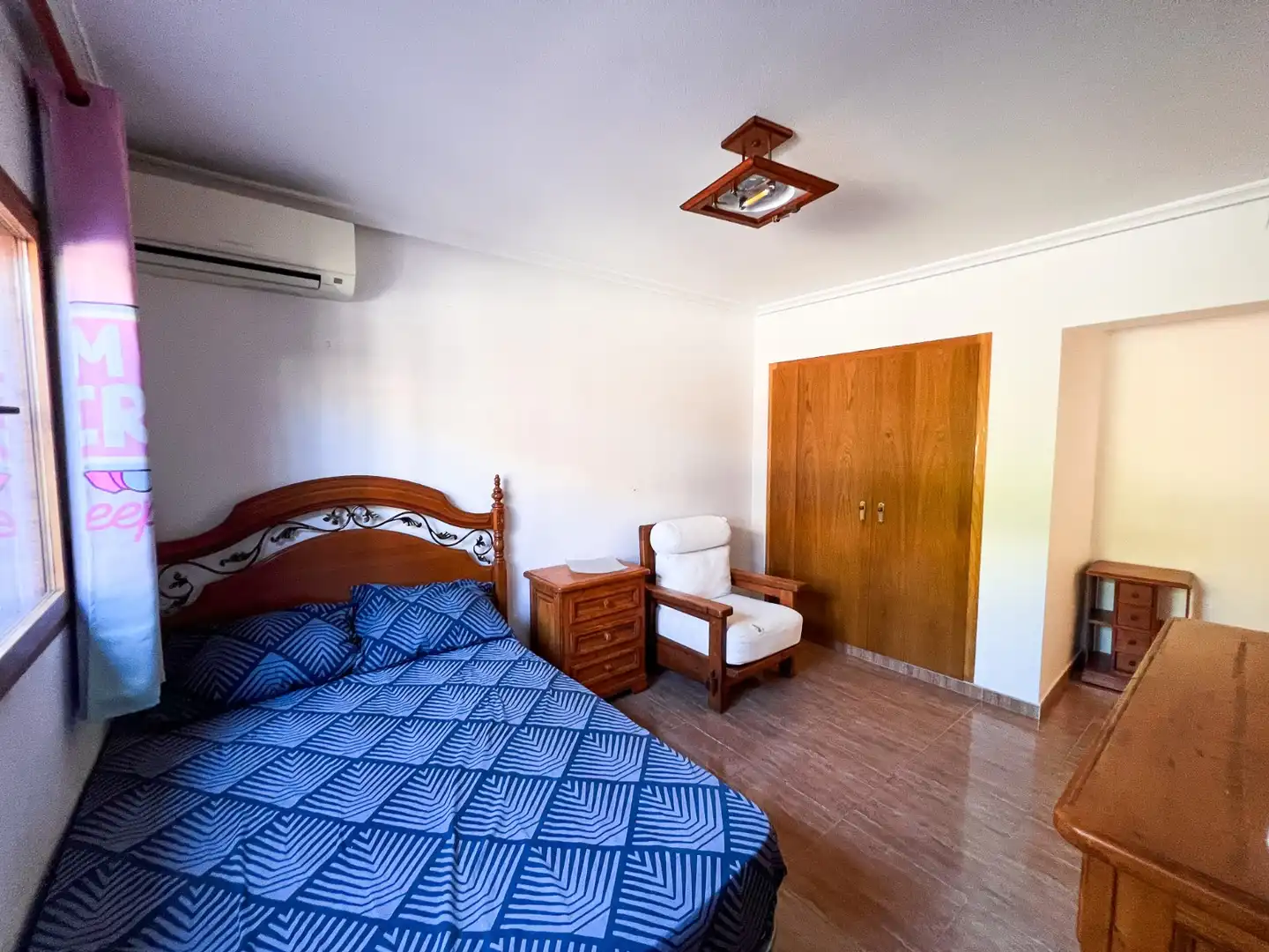 Habitación de Casa adosada en venta en Torrevieja con Aire acondicionado, Calefacción y Jardín privado