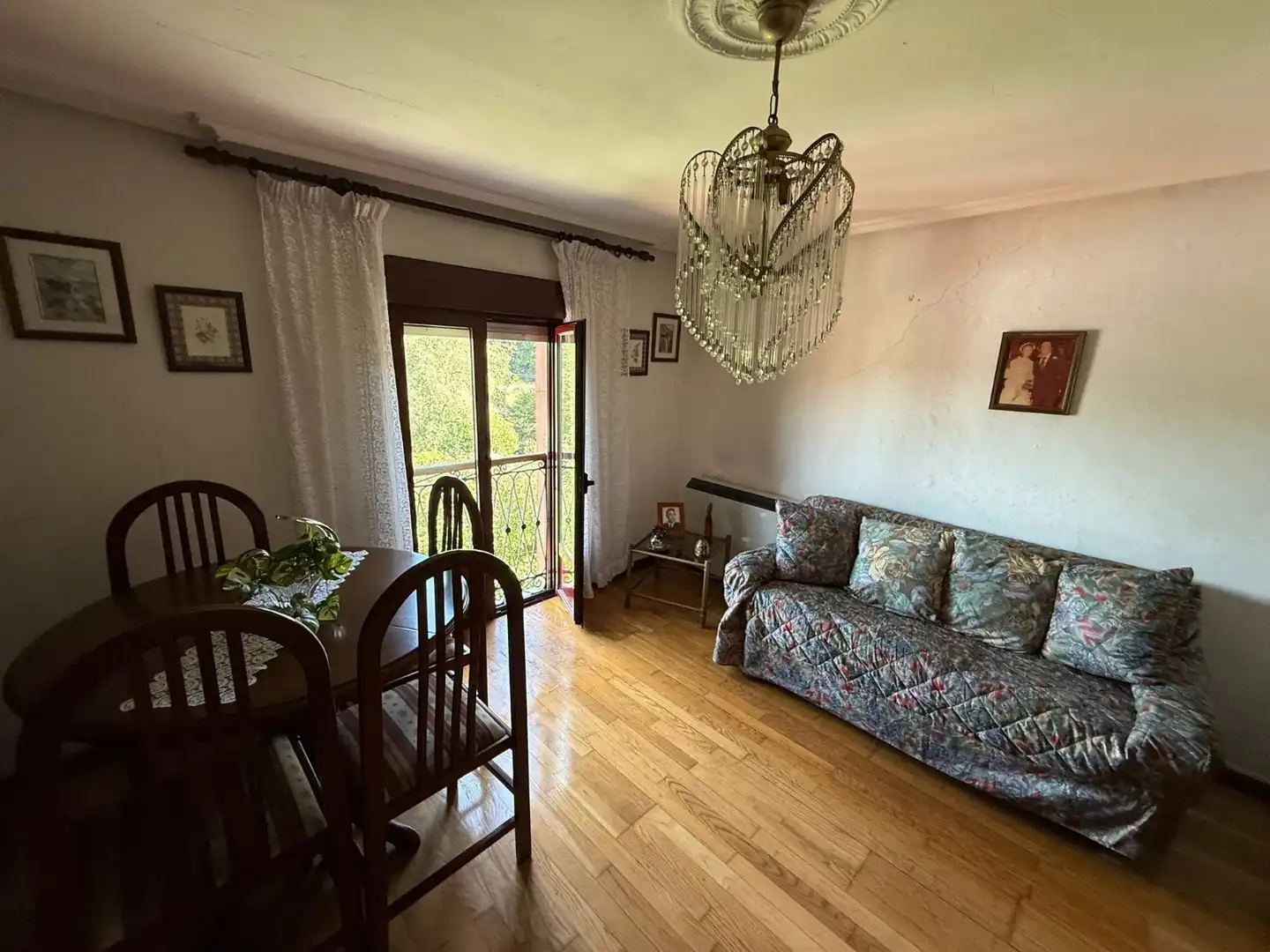 Sala de estar de Casa o chalet en venta en Oviedo  con Jardín privado, Parquet y Trastero