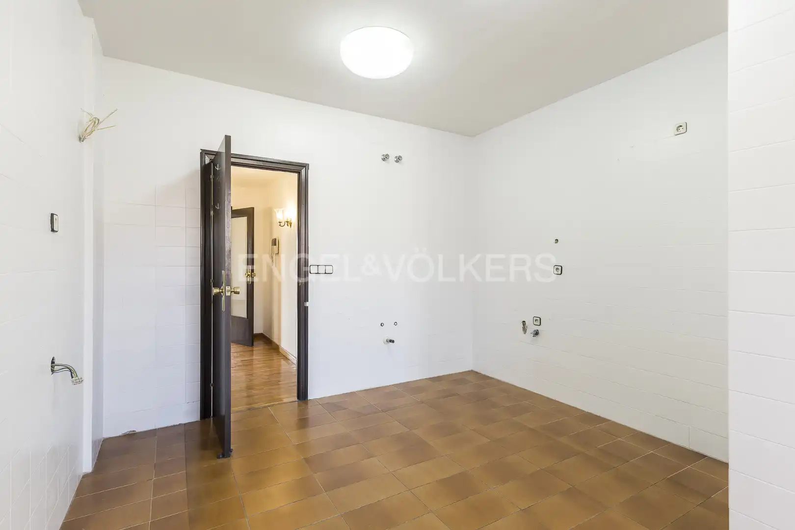 Flat for sale in Barcelona  with Air Conditioner, Heating and Private garden