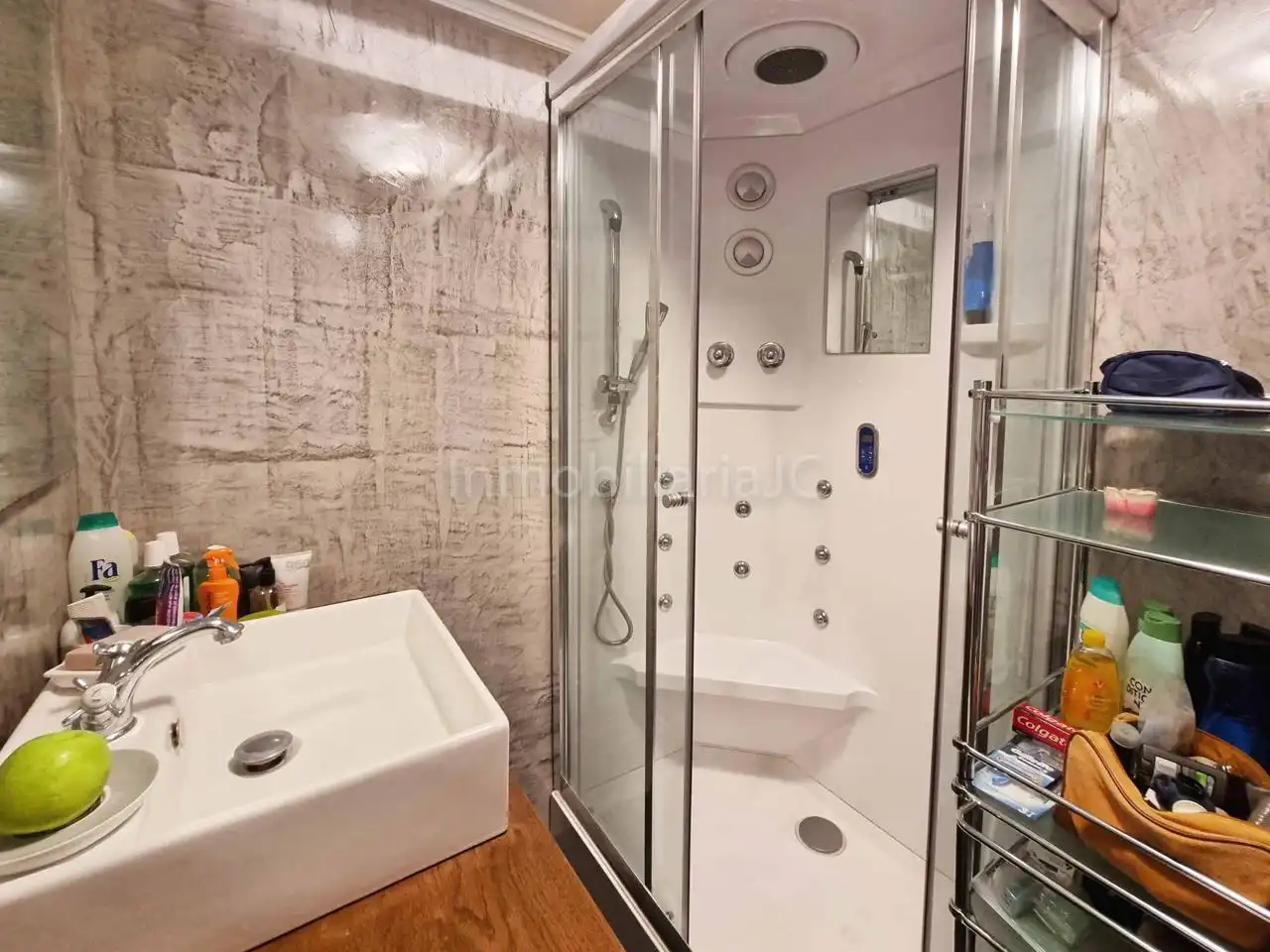 Bathroom of Flat for share in Laredo  with Heating and Furnished
