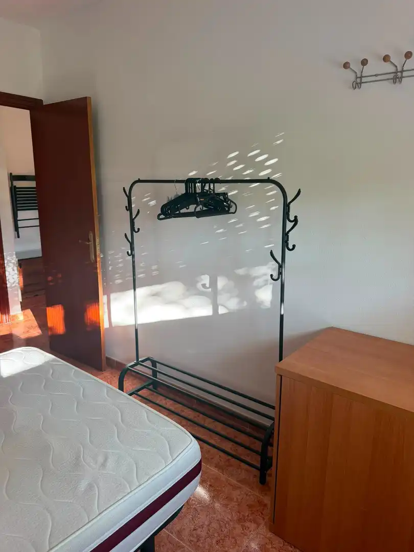 Schlafzimmer von Wohnungen zur Miete in Cáceres mit Klimaanlage, Heizung und Möbliert
