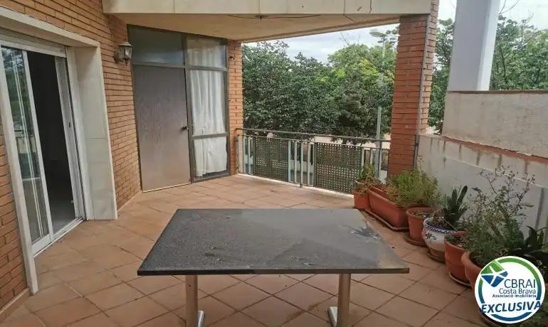 Casa adosada en venda a Centre