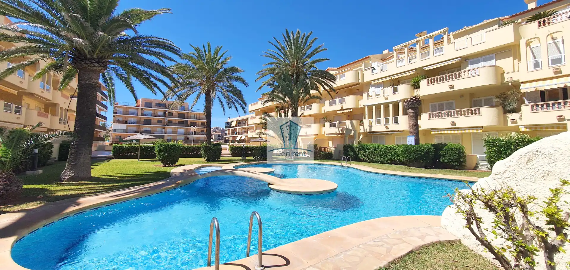 Vista exterior de Apartamento de alquiler en Dénia con Aire acondicionado, Calefacción y Terraza