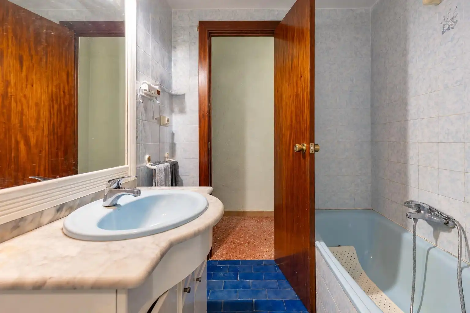 Bathroom of Flat for sale in Olocau, Valencia
