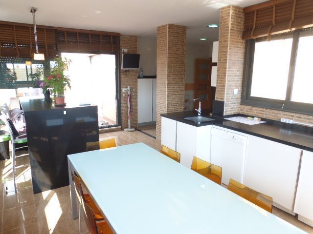 Cuina de Àtic en venda en Roquetas de Mar amb Aire condicionat, Calefacció i Traster