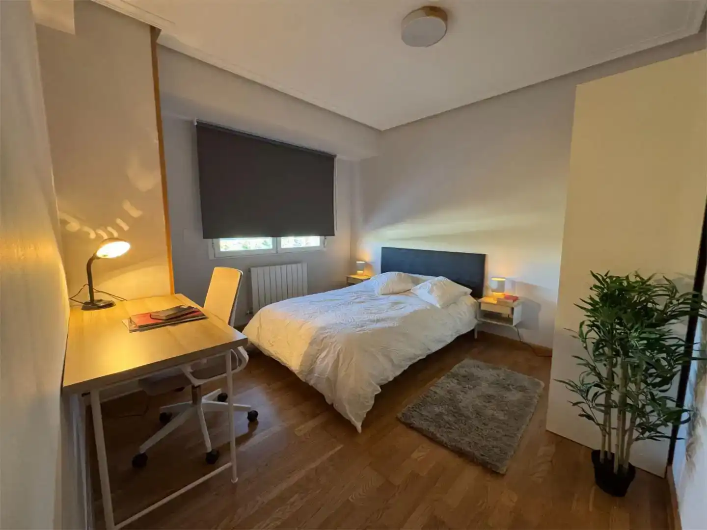Habitación de Piso para compartir en  Logroño con Parquet y Amueblado