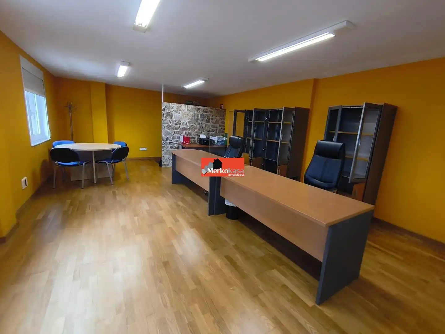 Büro zum Verkauf in Lugo mit Möbliert