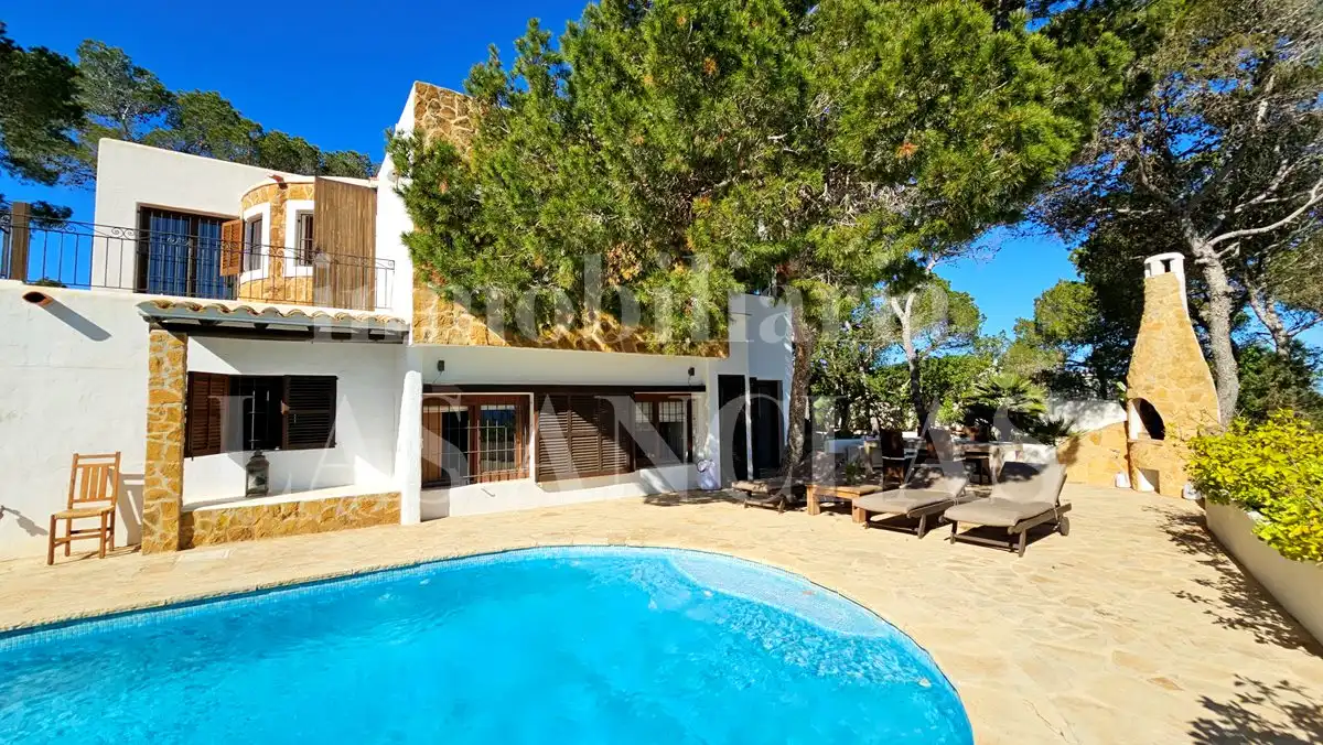 Vista exterior de Casa o xalet en venda en Sant Josep de sa Talaia amb Aire condicionat, Terrassa i Traster