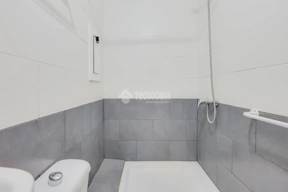 Badezimmer von Wohnung zum Verkauf in Esplugues de Llobregat mit Terrasse