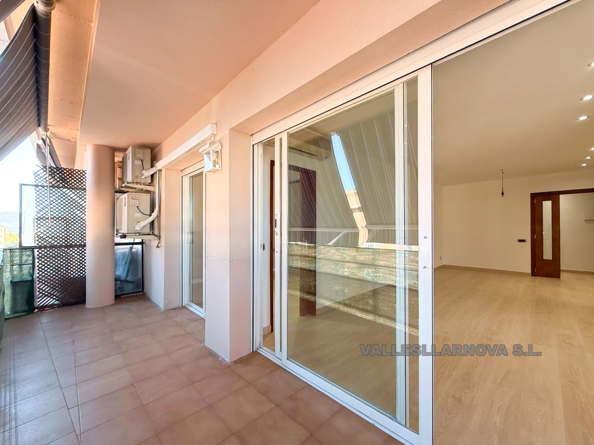 Balcony of Flat for sale in Mollet del Vallès  with Air Conditioner, Heating and Parquet flooring