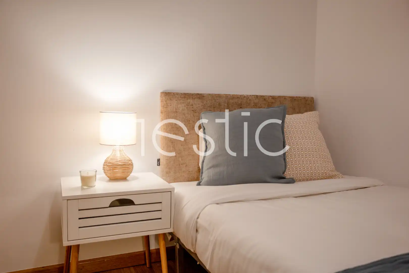 Schlafzimmer von Wohnungen zur Miete in Madrid mit Klimaanlage, Heizung und Möbliert
