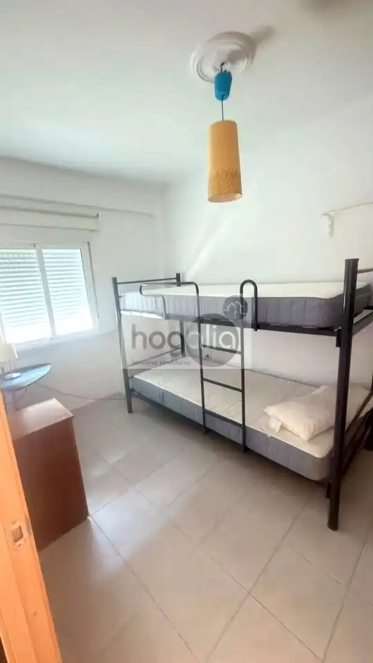 Habitación de Piso de alquiler en Sevilla con Aire acondicionado y Amueblado
