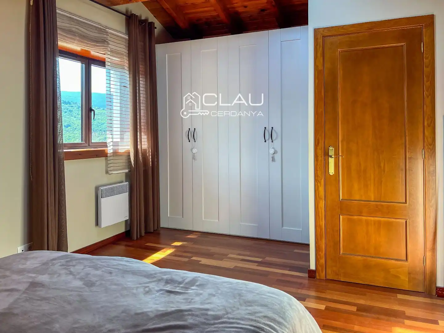 Bedroom of Duplexes for rent in Osséja  with Heating, Parquet flooring and Terrace