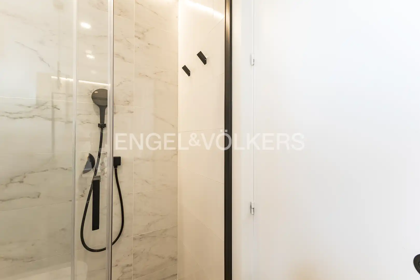 Baño de Ático en venta en Barcelona con Aire acondicionado, Calefacción y Parquet