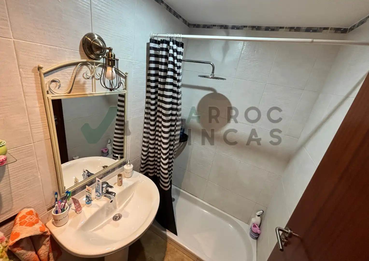 Baño de Piso en venta en Sant Joan de les Abadesses con Calefacción, Amueblado y Horno