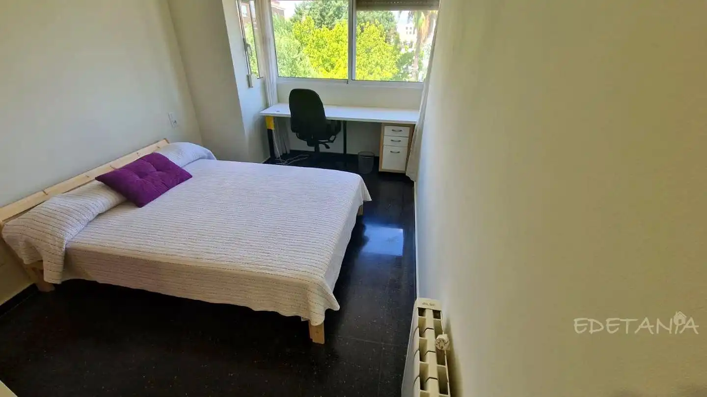 Habitación de Piso de alquiler en Moncada con Aire acondicionado, Calefacción y Amueblado