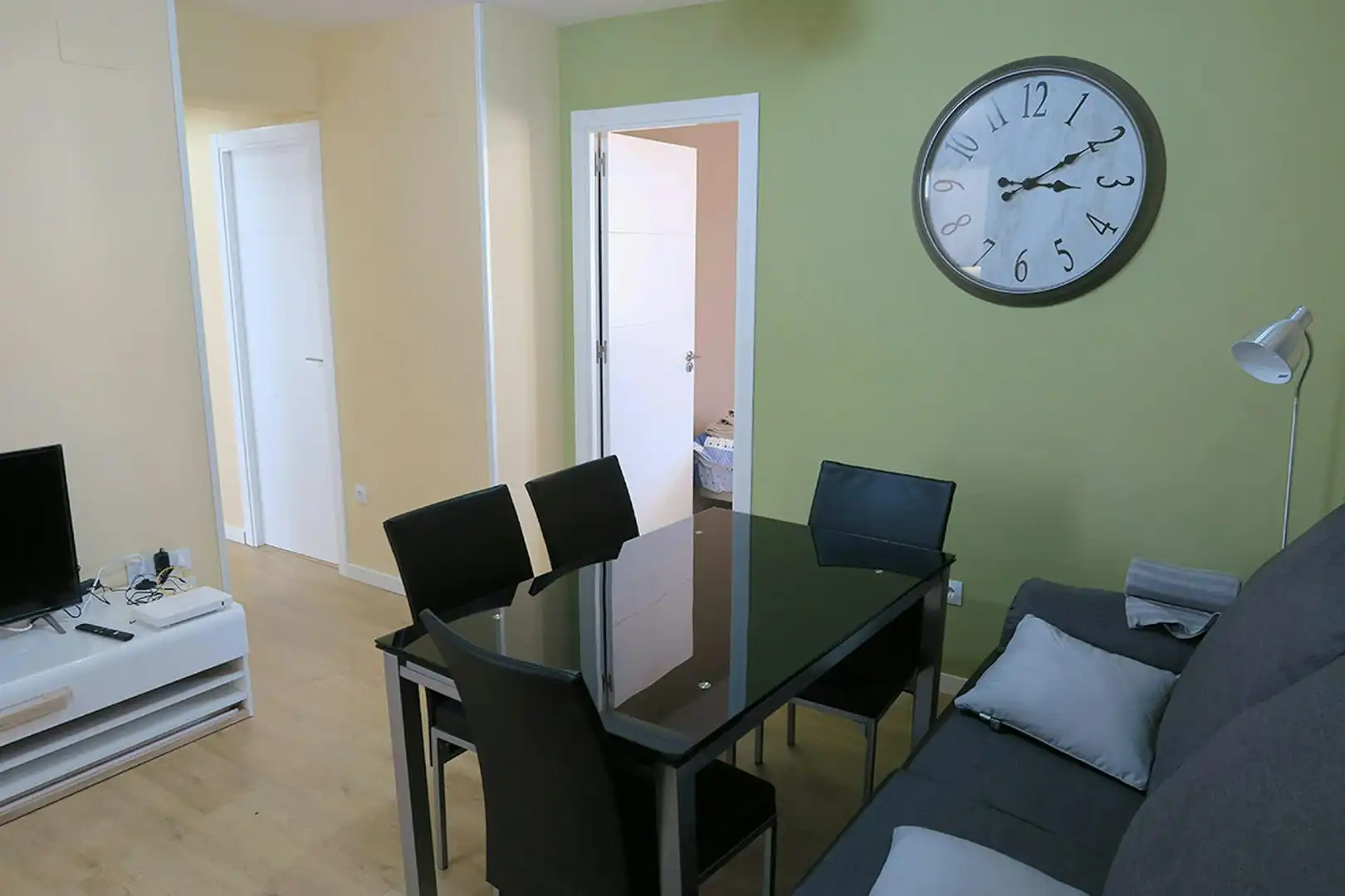 Dining room of Flat for share in Sevilla  with Air Conditioner, Heating and Furnished