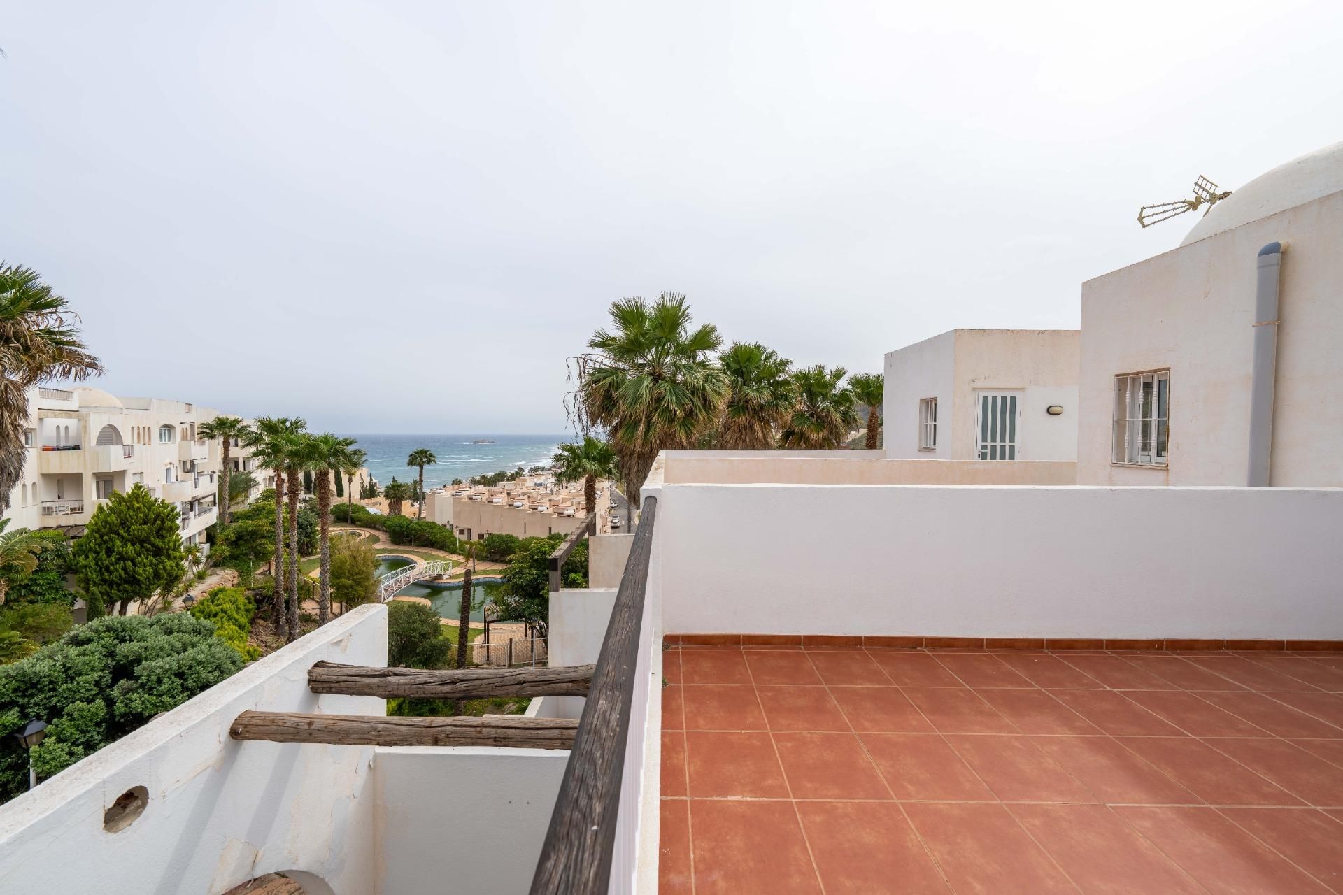 Vista exterior de Dúplex en venda en Carboneras amb Aire condicionat, Calefacció i Jardí privat