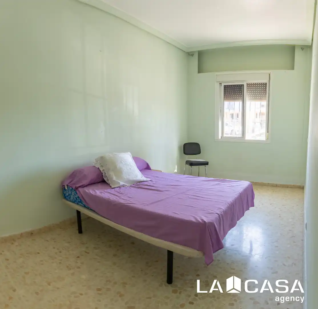 Dormitori de Casa o xalet en venda en Dos Hermanas