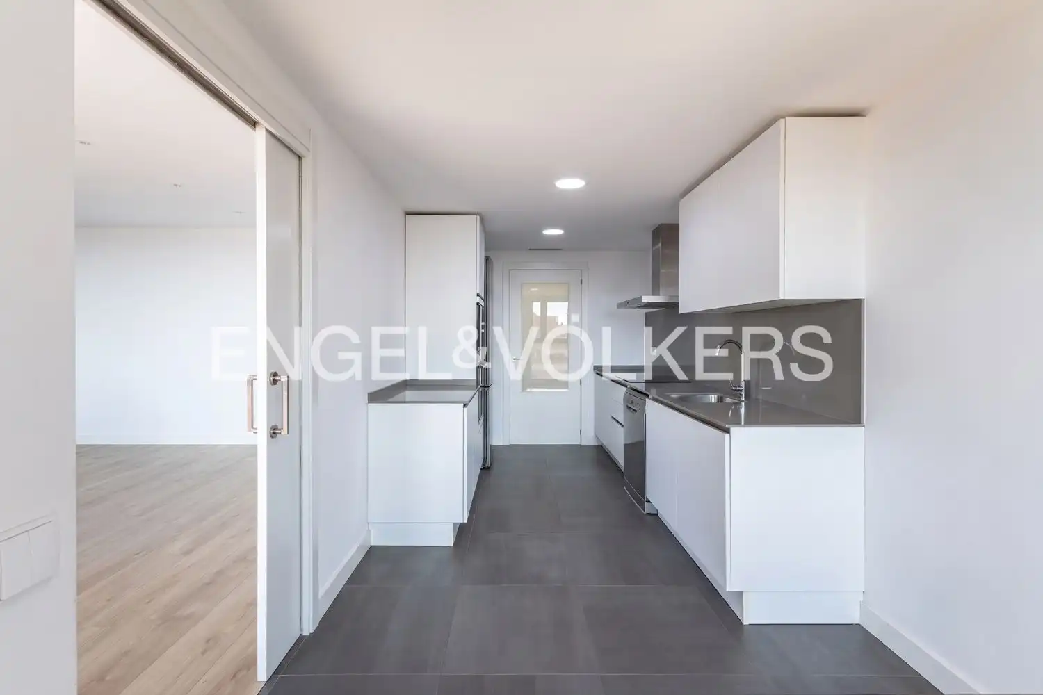 Kitchen of Flat for rent in Valencia  with Air Conditioner, Heating and Terrace