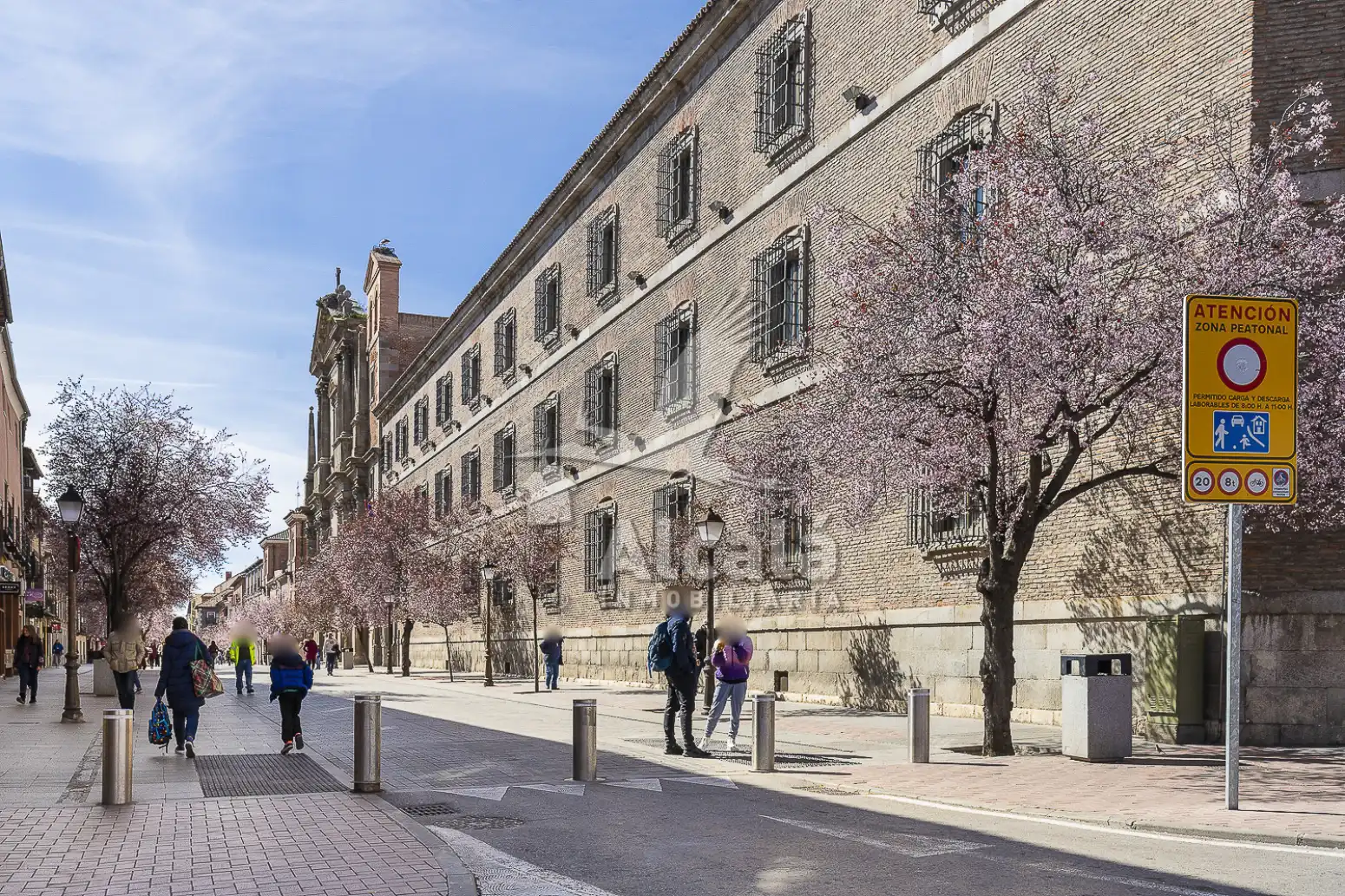 Vista exterior de Pis en venda en Alcalá de Henares amb Aire condicionat, Calefacció i Terrassa