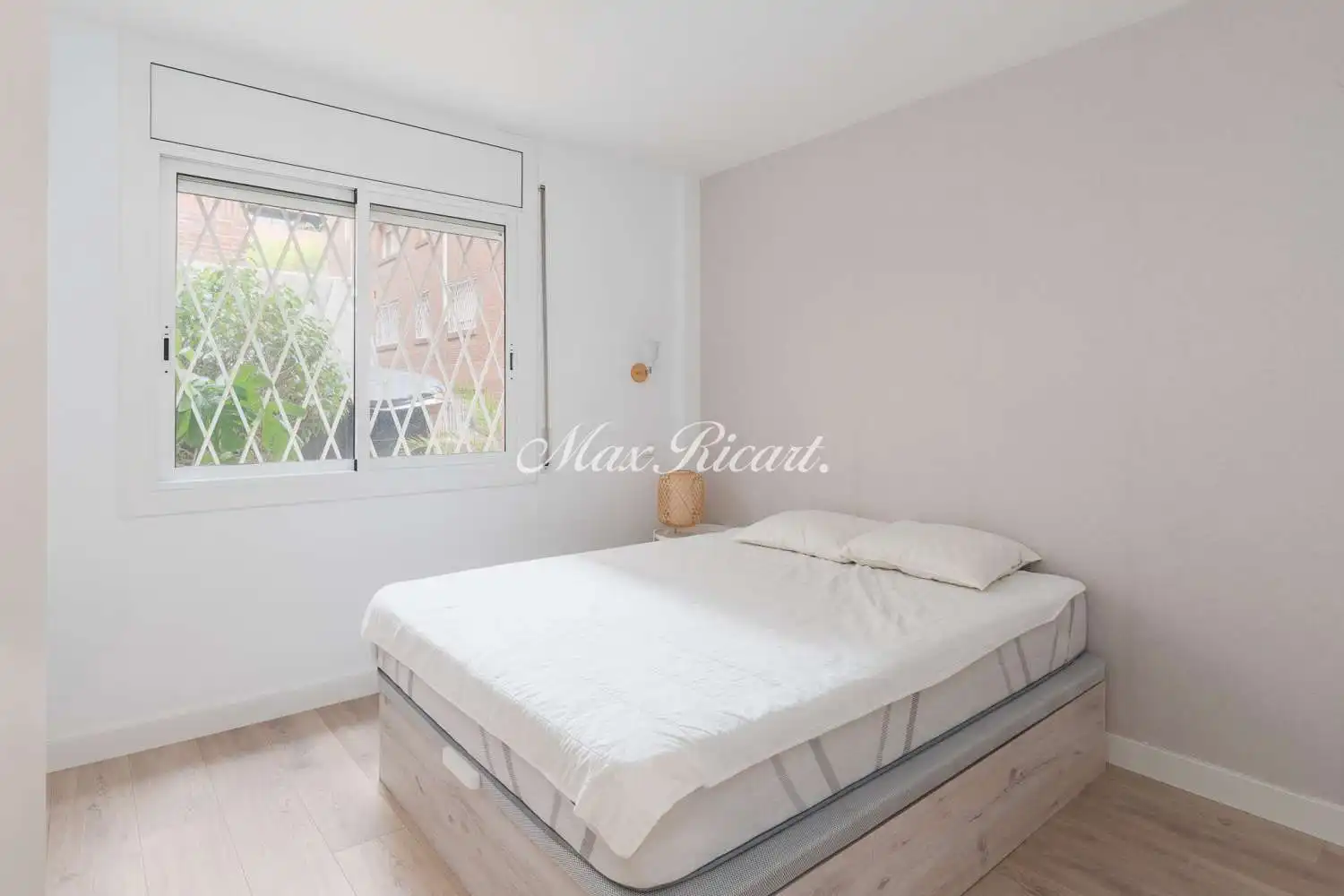 Schlafzimmer von Wohnung zum Verkauf in Barcelona mit Klimaanlage, Heizung und Terrasse