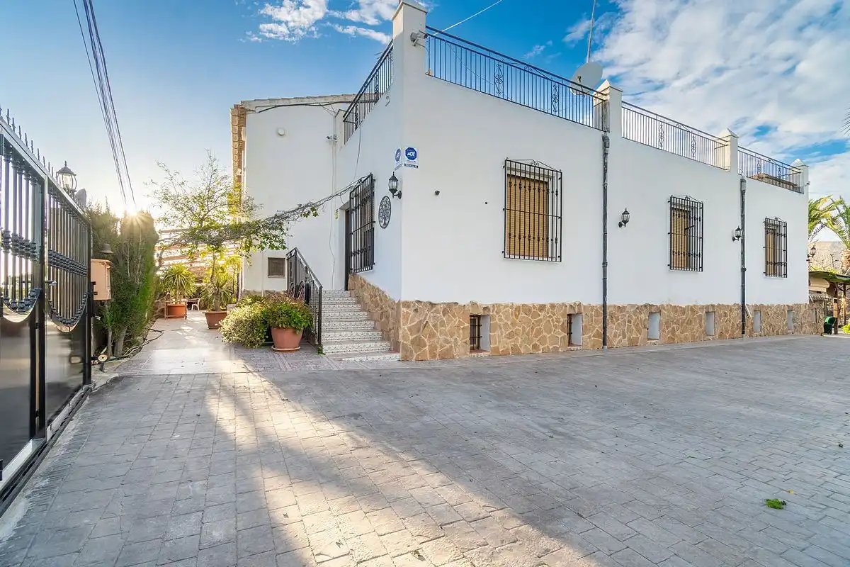 Maison rustique avec piscine à vendre à Orihuela ciudad, imagen 3
