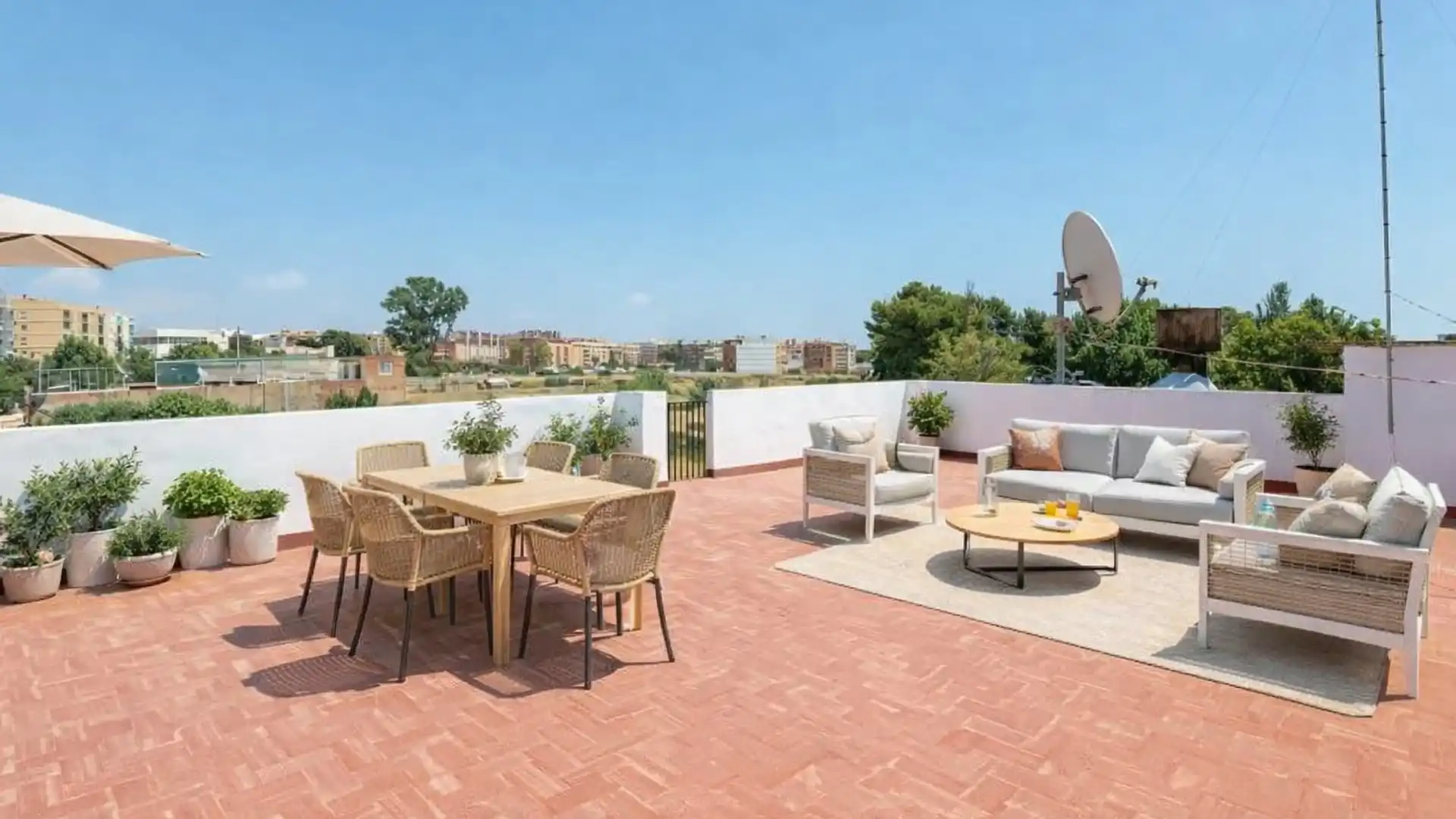 Terrace of Houses for sale in  Valencia Capital  with Air Conditioner, Heating and Private garden