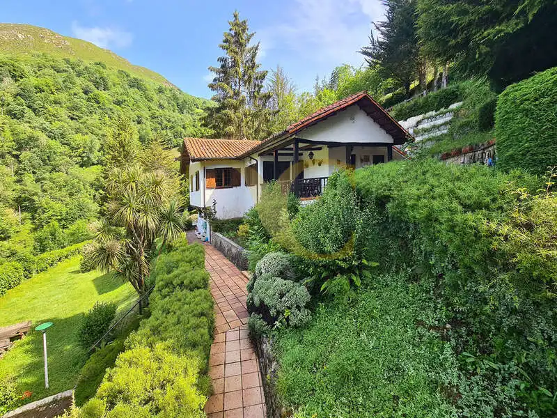 Jardín de Casa o chalet en venta en Caso con Calefacción, Jardín privado y Terraza