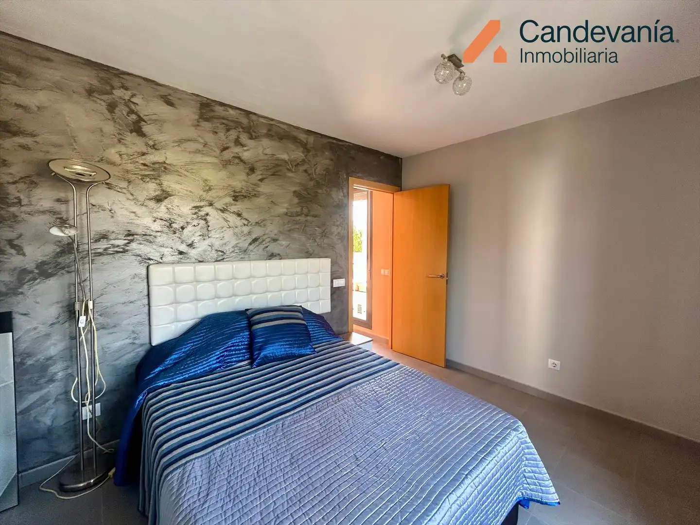 Dormitori de Casa adosada en venda en San Mateo de Gállego amb Aire condicionat, Calefacció i Jardí privat