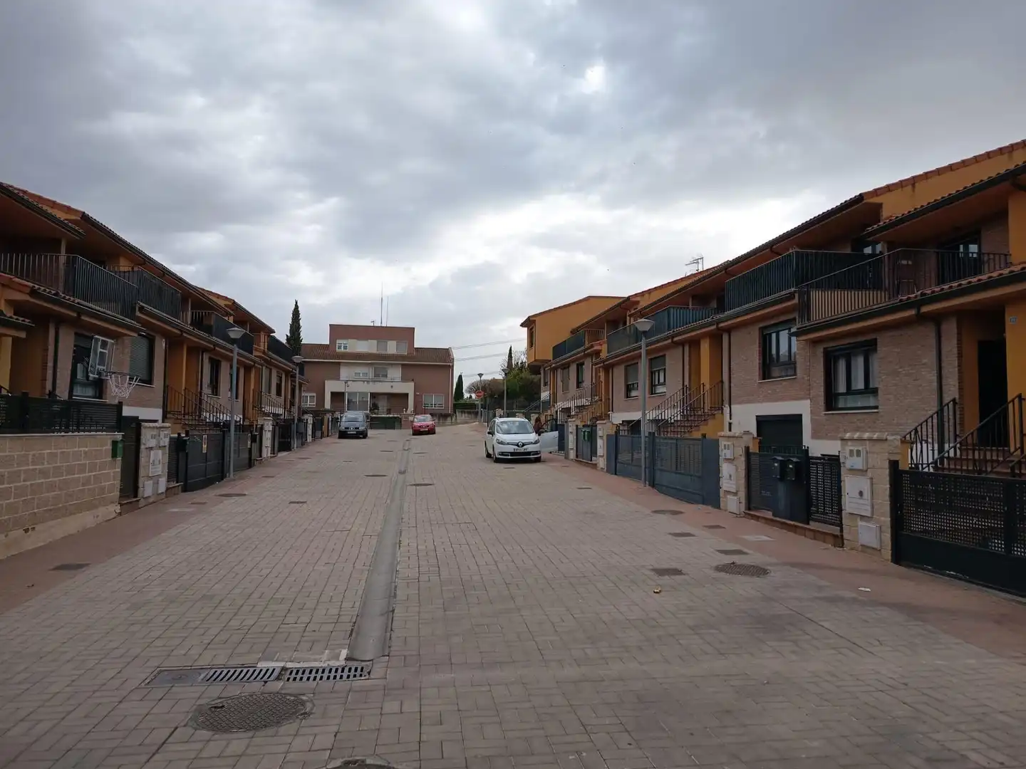 Vista exterior de Casa adosada de alquiler en Villalobón con Aire acondicionado, Jardín privado y Terraza