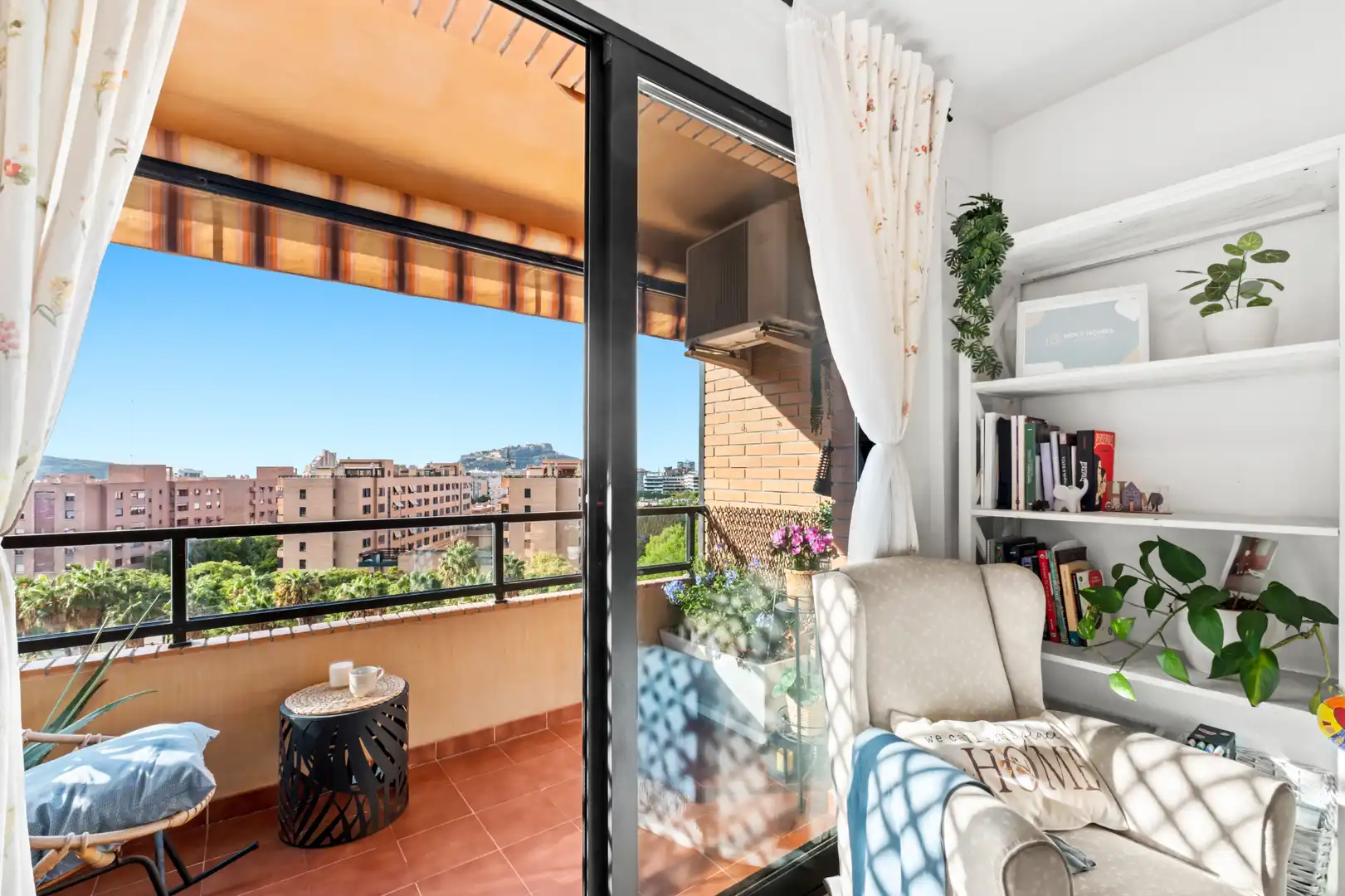 Flat with pool for sale in Avenida Juan Sanchis Candela, imagen 2