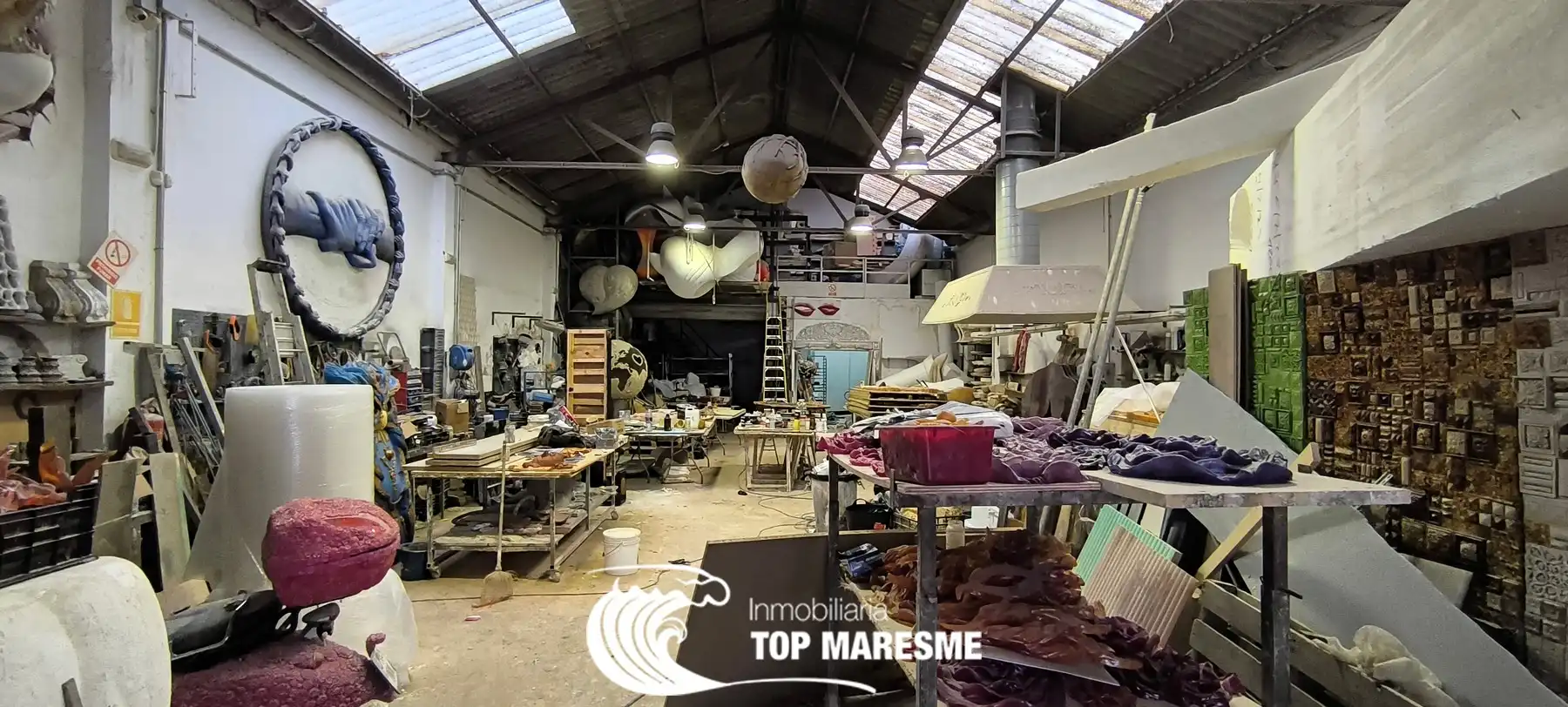 Nau industrial en venda en Badalona