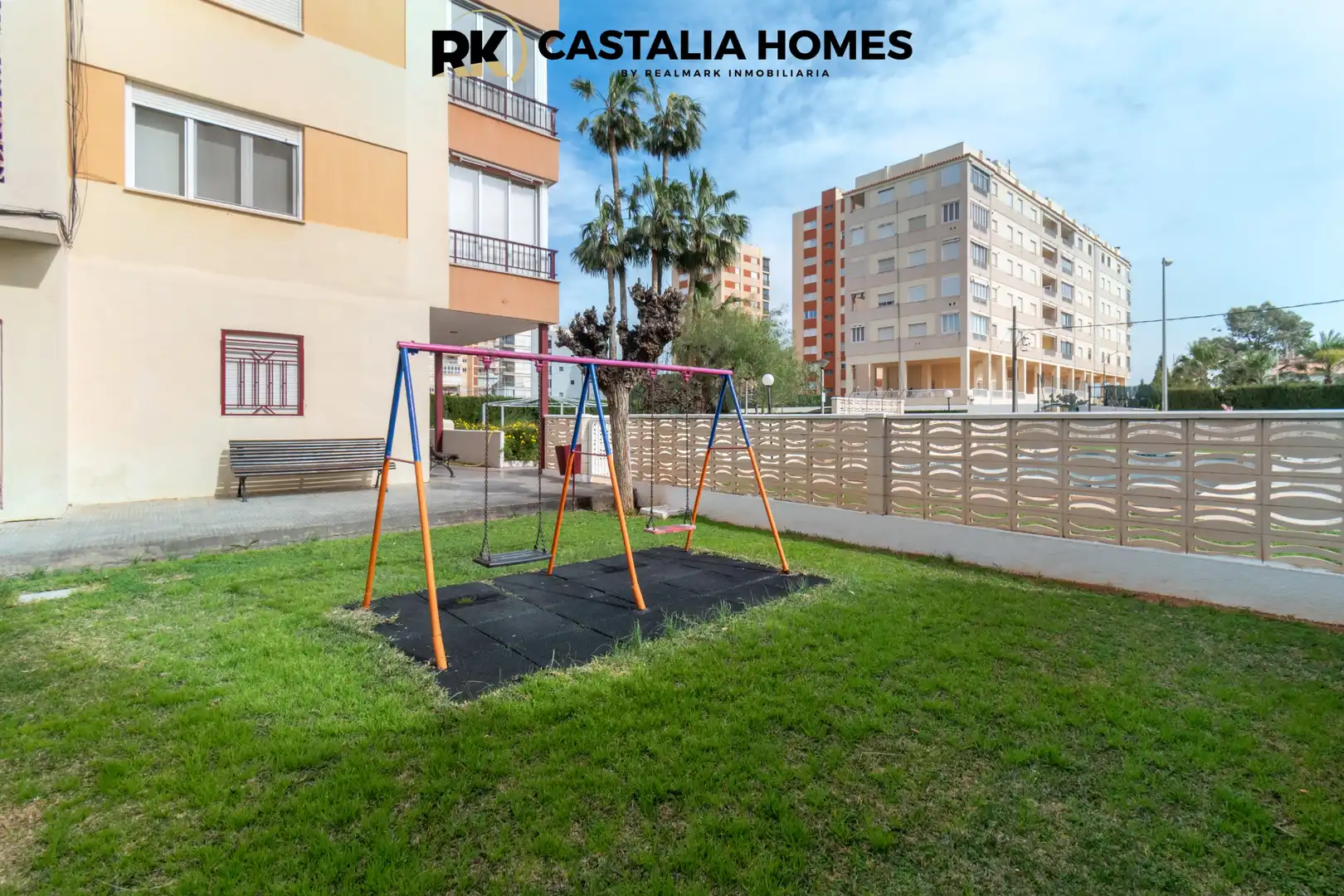 Vista exterior de Apartamento en venta en Benicasim / Benicàssim con Terraza y Piscina comunitaria