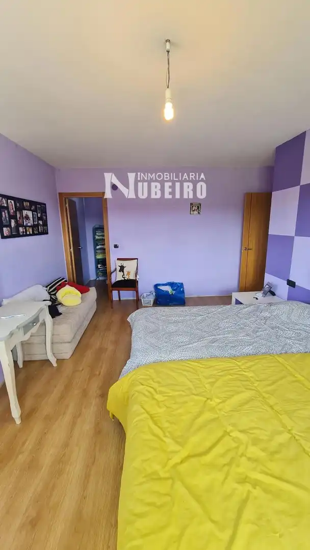 Dormitori de Casa o xalet en venda en Lugo amb Calefacció i Moblat