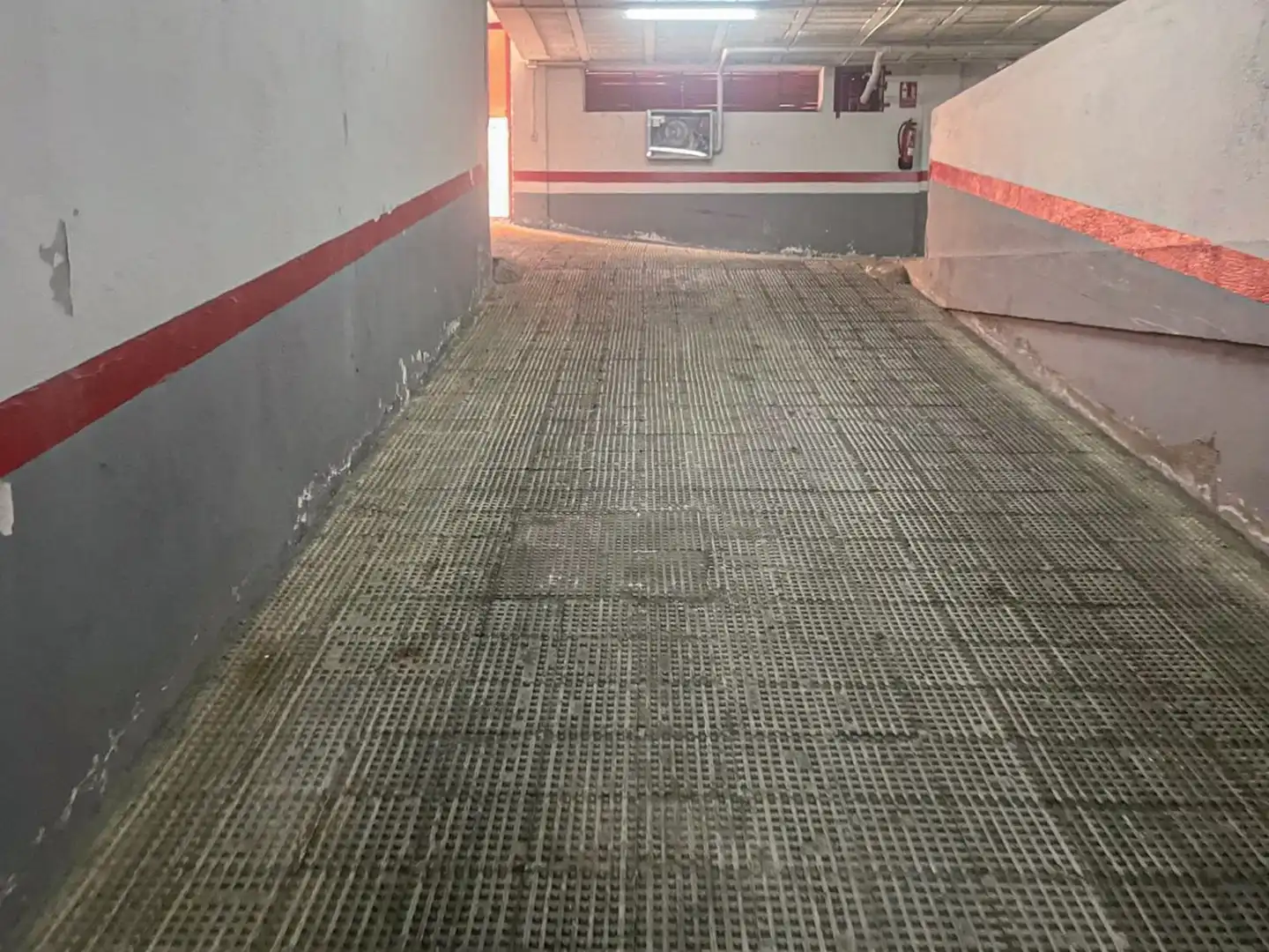 Garaje de alquiler en La Calzada - La Florida