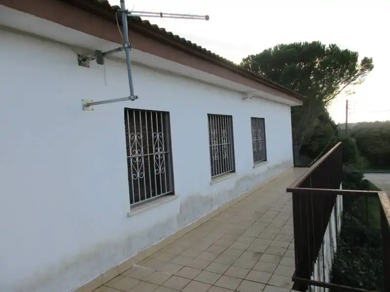 Vista exterior de Casa o xalet en venda en L'Aldea amb Aire condicionat, Jardí privat i Terrassa