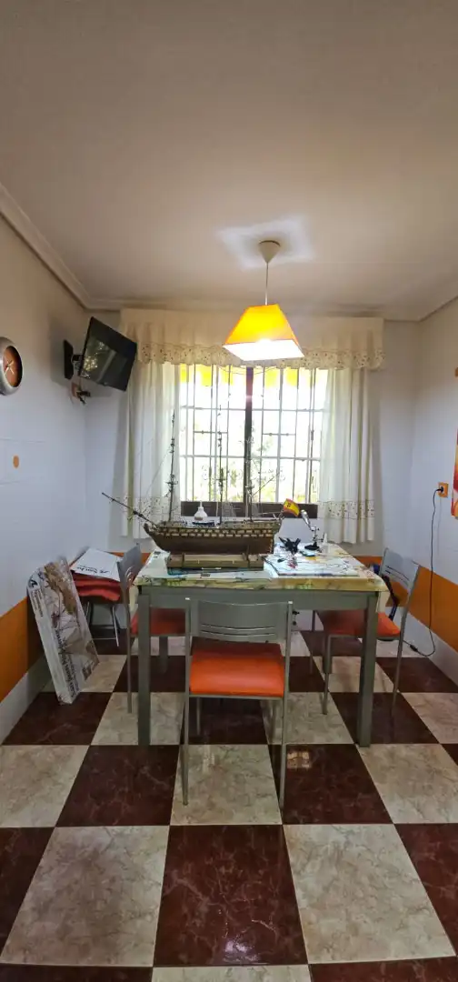 Menjador de Casa o xalet en venda en Puertollano amb Aire condicionat, Calefacció i Jardí privat