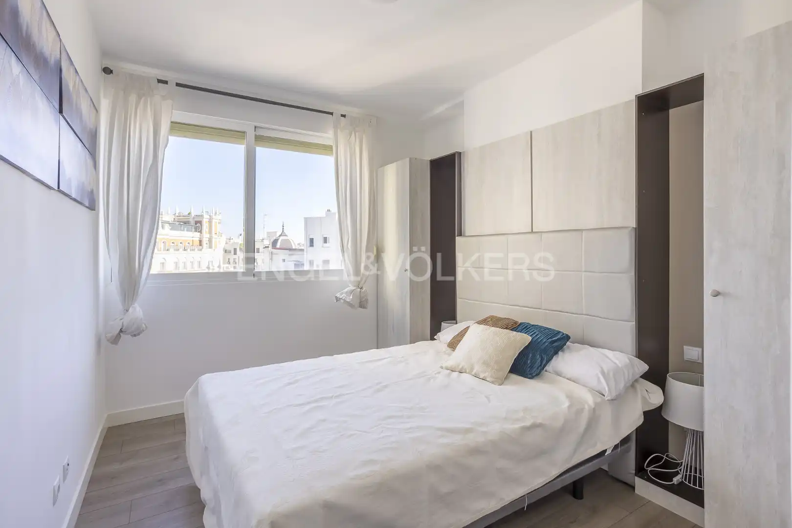 Bedroom of Flat for rent in Madrid  with Air Conditioner, Heating and Furnished