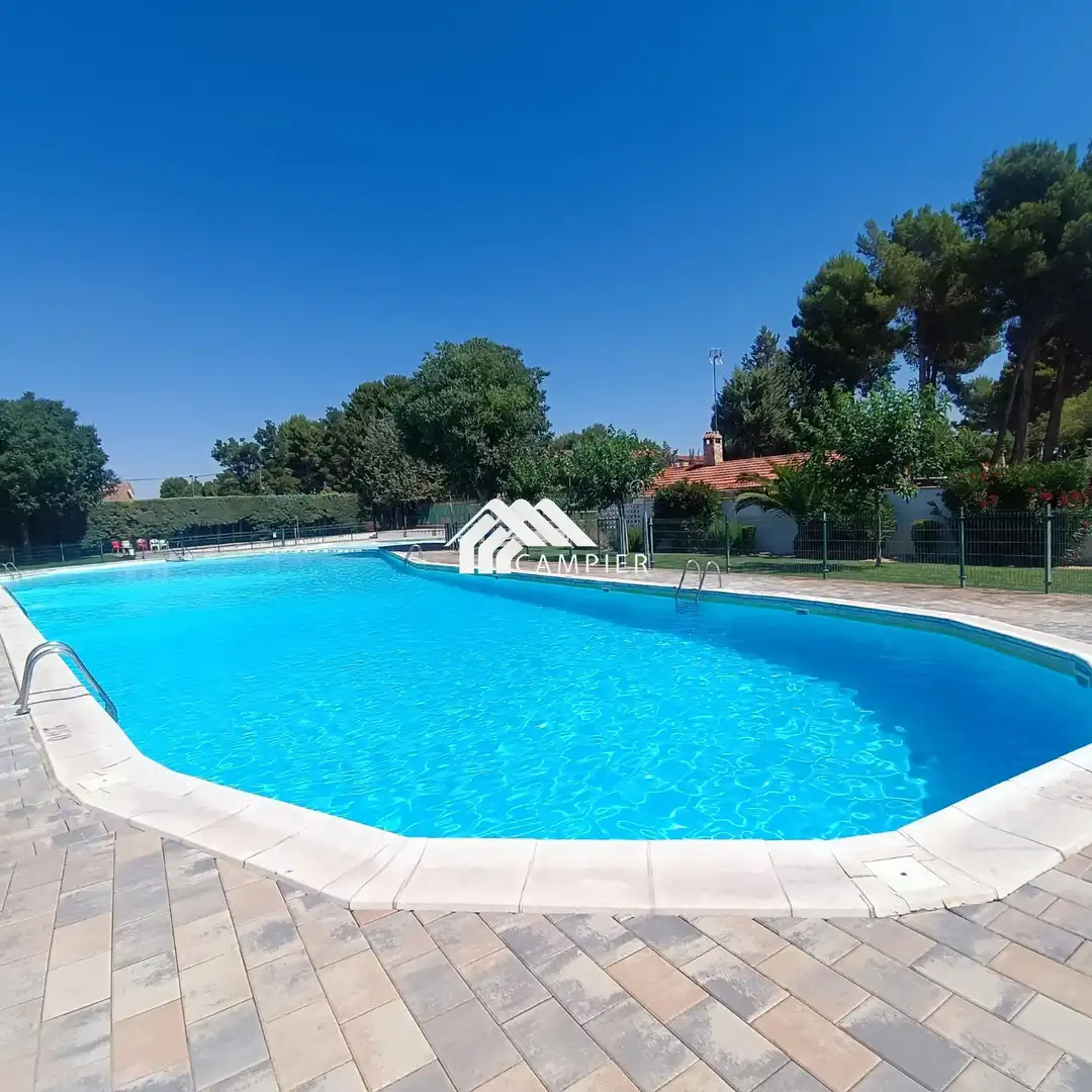 Xalet amb piscina en venda a Pedanías - Extrarradio