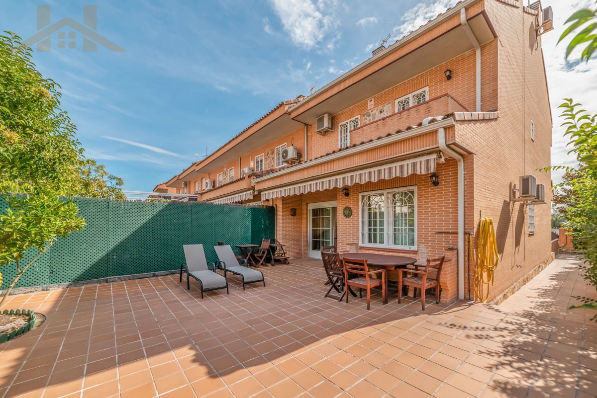 Garden of Single-family semi-detached for sale in Arroyomolinos (Madrid)  with Air Conditioner, Heating and Private garden