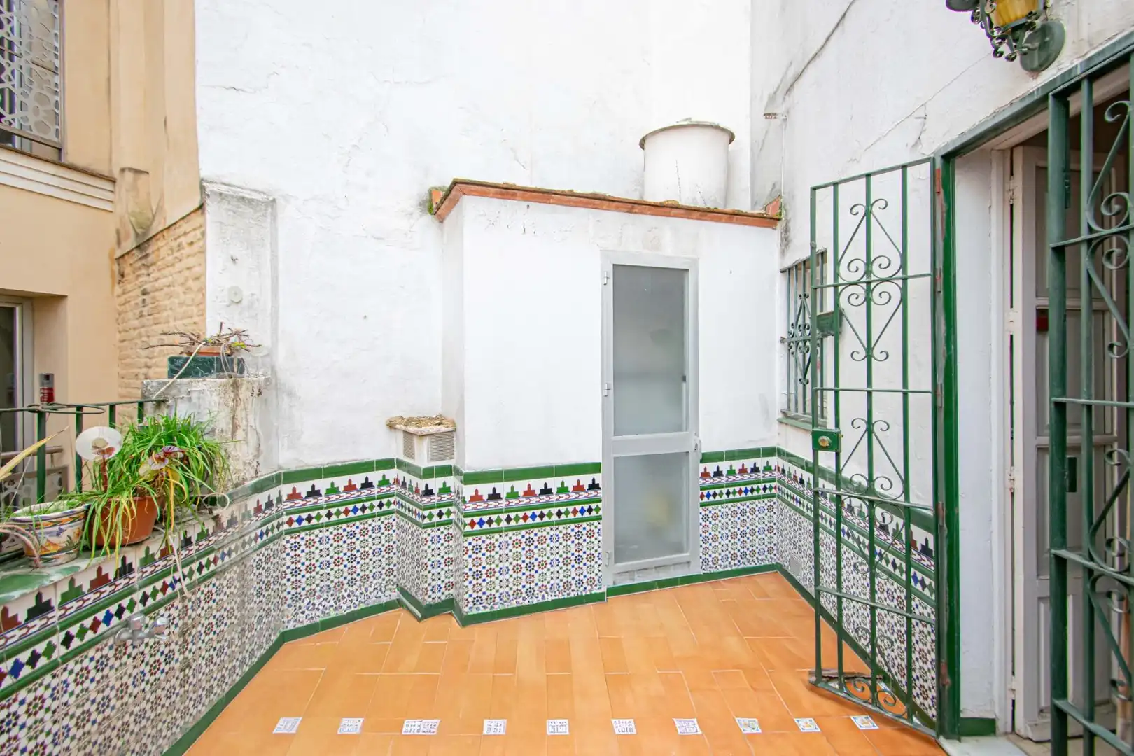 Houses for sale in Sevilla  with Balcony